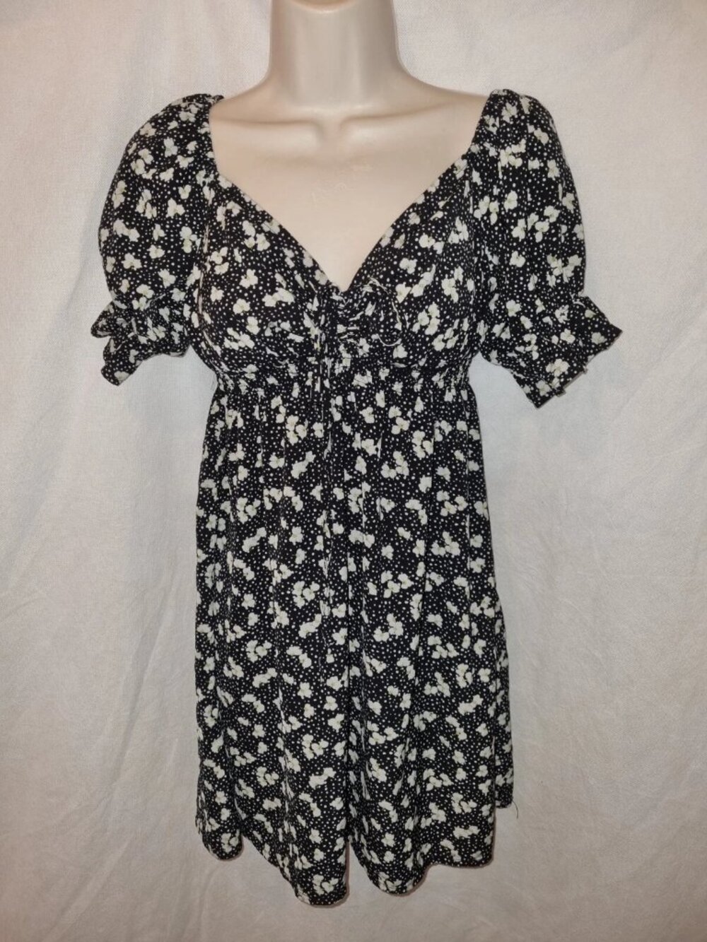 (A B) A beautiful black evening dress